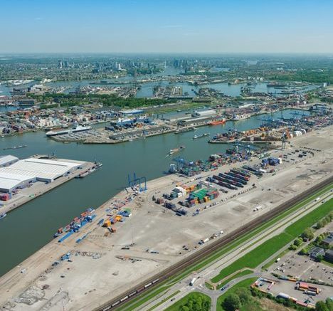 Twee 41 tons kranen voor Rotterdam Short Sea Terminals